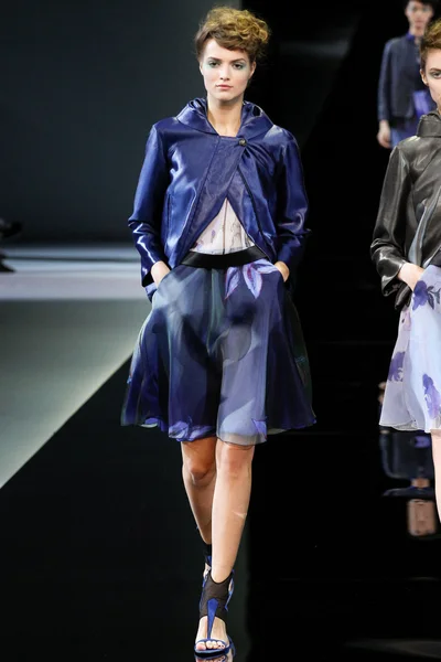 Look 16
